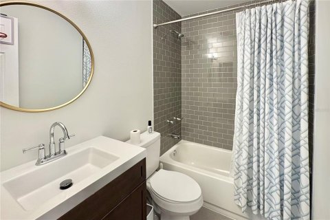 Adosado en alquiler en Tampa, Florida, 2 dormitorios, 113.62 m2 № 1904899 - foto 8