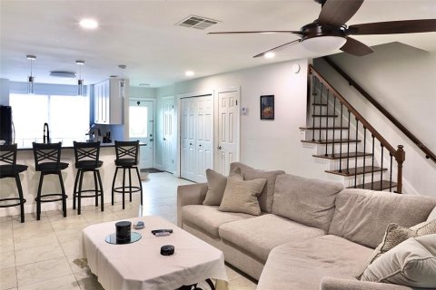 Adosado en alquiler en Tampa, Florida, 2 dormitorios, 113.62 m2 № 1904899 - foto 5