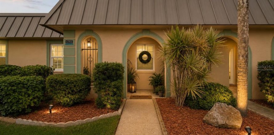 Condo in New Port Richey, Florida, 2 bedrooms № 2107688