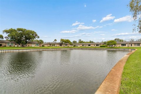 Condo in New Port Richey, Florida, 2 bedrooms № 2107688 - photo 29