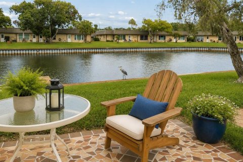 Condo in New Port Richey, Florida, 2 bedrooms № 2107688 - photo 2