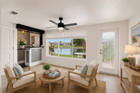 Condo in New Port Richey, Florida, 2 bedrooms № 2107688 - photo 5