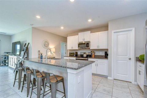 House in Lutz, Florida 6 bedrooms, 239.69 sq.m. № 2107719 - photo 4