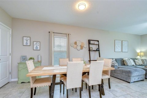House in Lutz, Florida 6 bedrooms, 239.69 sq.m. № 2107719 - photo 5