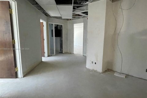 Купить коммерческую недвижимость в Форт-Лодердейл, Флорида № 2034343 - фото 26