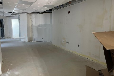 Купить коммерческую недвижимость в Форт-Лодердейл, Флорида № 2034343 - фото 19