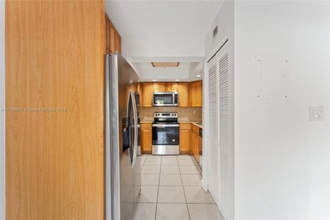 Condominio en venta en Miami, Florida, 3 dormitorios, 115.2 m2 № 1738231 - foto 4