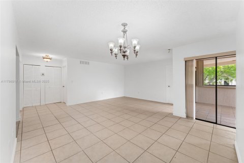 Condominio en venta en Miami, Florida, 3 dormitorios, 115.2 m2 № 1738231 - foto 1