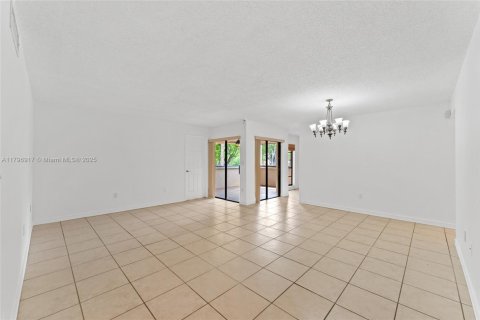 Condominio en venta en Miami, Florida, 3 dormitorios, 115.2 m2 № 1738231 - foto 2