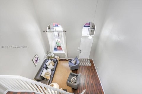 Casa en venta en Miramar, Florida, 4 dormitorios, 190.82 m2 № 1935708 - foto 9