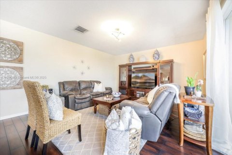 Casa en venta en Miramar, Florida, 4 dormitorios, 190.82 m2 № 1935708 - foto 16