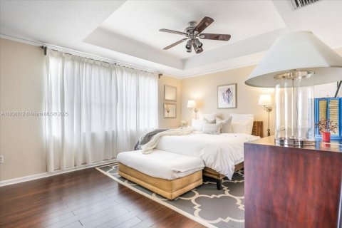 Casa en venta en Miramar, Florida, 4 dormitorios, 190.82 m2 № 1935708 - foto 25