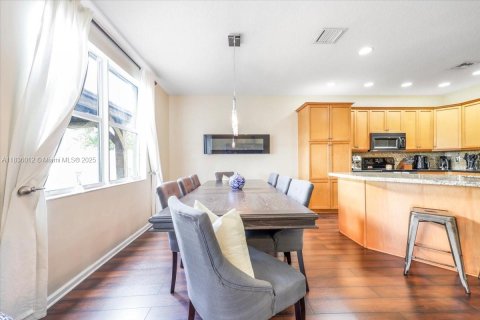 Casa en venta en Miramar, Florida, 4 dormitorios, 190.82 m2 № 1935708 - foto 15