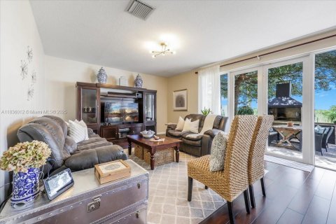 Casa en venta en Miramar, Florida, 4 dormitorios, 190.82 m2 № 1935708 - foto 17