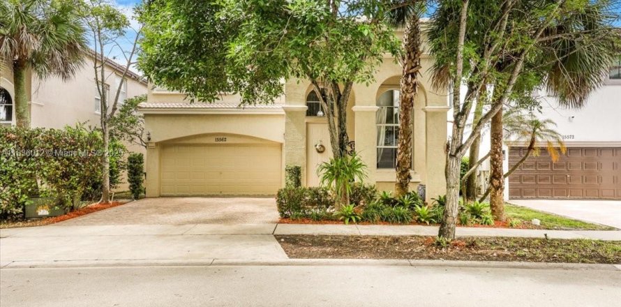 Casa en Miramar, Florida 4 dormitorios, 190.82 m2 № 1935708