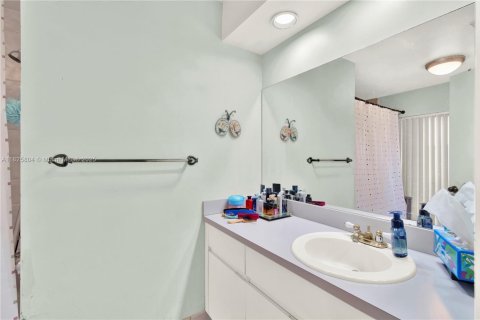 Villa ou maison à vendre à Miami, Floride: 3 chambres, 143.63 m2 № 1794268 - photo 21
