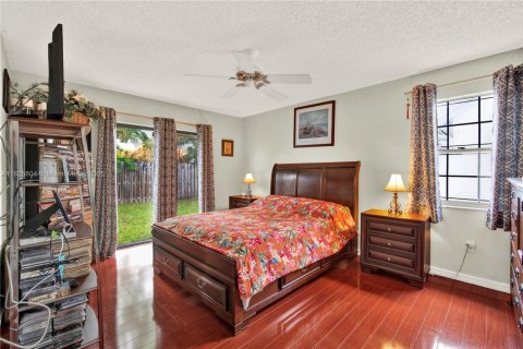 Villa ou maison à vendre à Miami, Floride: 3 chambres, 143.63 m2 № 1794268 - photo 18