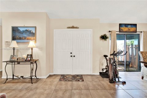 Villa ou maison à vendre à Miami, Floride: 3 chambres, 143.63 m2 № 1794268 - photo 4