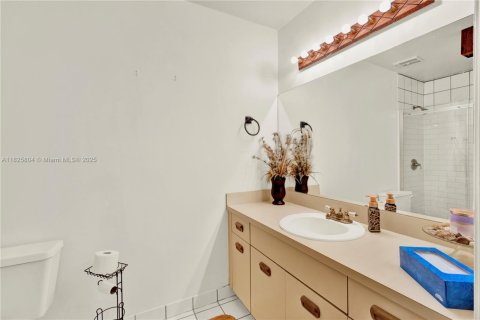 Villa ou maison à vendre à Miami, Floride: 3 chambres, 143.63 m2 № 1794268 - photo 16