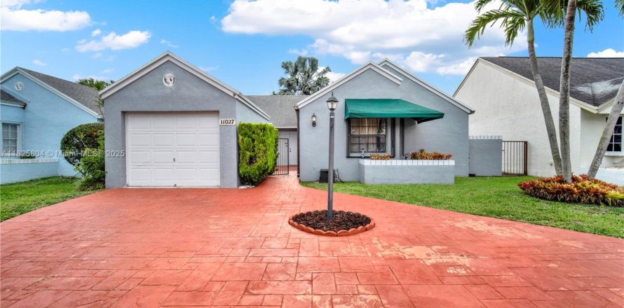 Villa ou maison à Miami, Floride 3 chambres, 143.63 m2 № 1794268
