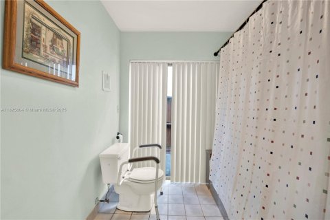 Villa ou maison à vendre à Miami, Floride: 3 chambres, 143.63 m2 № 1794268 - photo 22