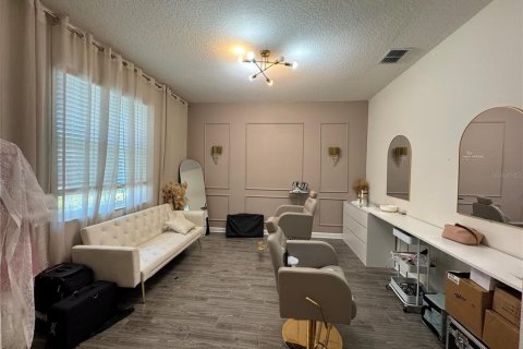 House in Davenport, Florida 4 bedrooms, 246.66 sq.m. № 2201502 - photo 9