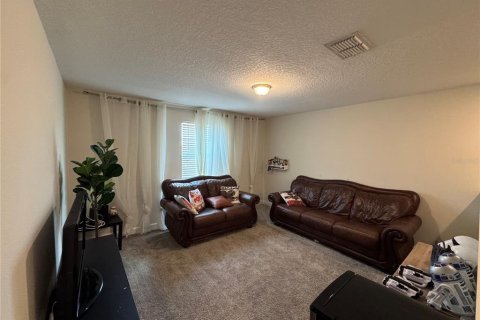 House in Davenport, Florida 4 bedrooms, 246.66 sq.m. № 2201502 - photo 18
