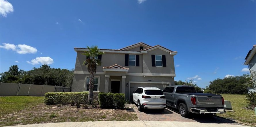 House in Davenport, Florida 4 bedrooms, 246.66 sq.m. № 2201502