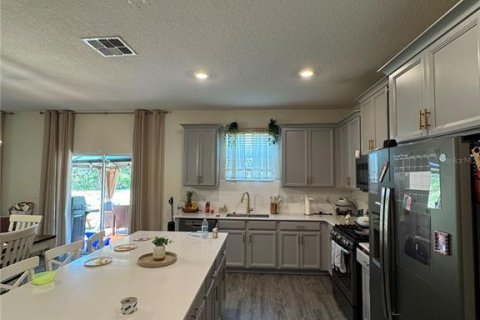 House in Davenport, Florida 4 bedrooms, 246.66 sq.m. № 2201502 - photo 15