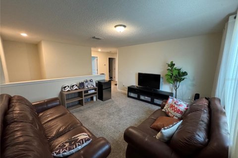 House in Davenport, Florida 4 bedrooms, 246.66 sq.m. № 2201502 - photo 17