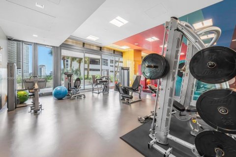 Copropriété à vendre à Miami, Floride: 2 chambres, 110.83 m2 № 1708278 - photo 29