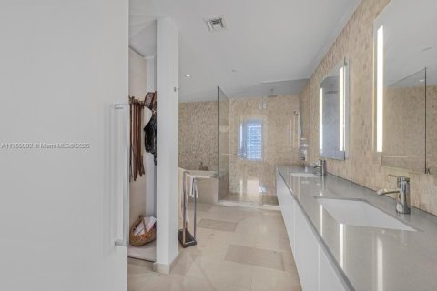 Copropriété à vendre à Miami, Floride: 2 chambres, 110.83 m2 № 1708278 - photo 17