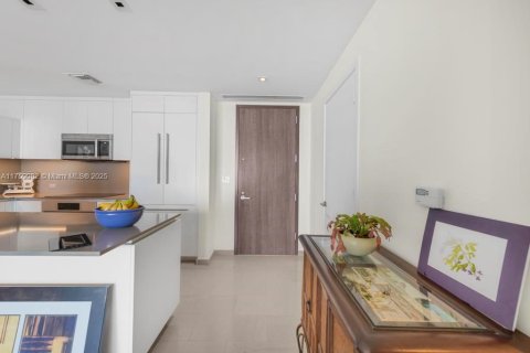 Copropriété à vendre à Miami, Floride: 2 chambres, 110.83 m2 № 1708278 - photo 4