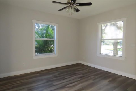 Villa ou maison à vendre à Clearwater, Floride: 4 chambres, 161 m2 № 2410062 - photo 4