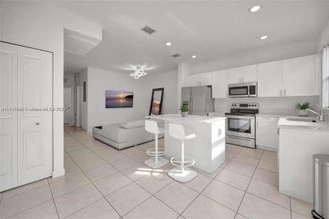 Townhouse in Homestead, Florida 3 bedrooms, 127.09 sq.m. № 1807086 - photo 3