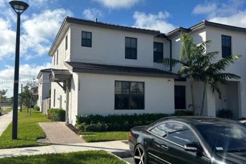 Townhouse in Homestead, Florida 3 bedrooms, 127.09 sq.m. № 1807086 - photo 1