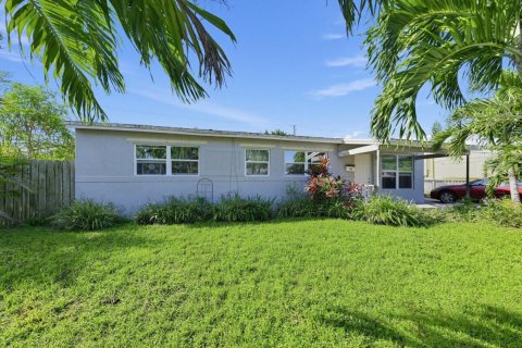 Casa en venta en West Palm Beach, Florida, 3 dormitorios, 98.1 m2 № 2392128 - foto 2