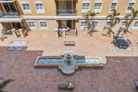 Condo in Sarasota, Florida, 2 bedrooms  № 2106235 - photo 24