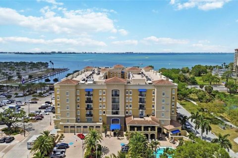 Condo in Sarasota, Florida, 2 bedrooms  № 2106235 - photo 2
