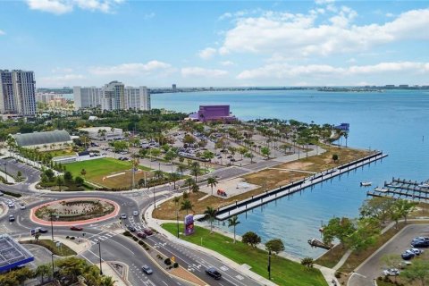 Condo in Sarasota, Florida, 2 bedrooms  № 2106235 - photo 27