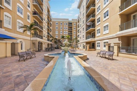 Condo in Sarasota, Florida, 2 bedrooms  № 2106235 - photo 26