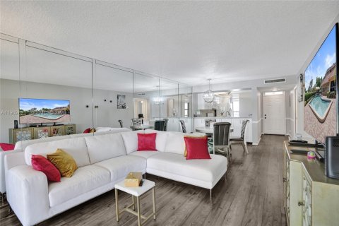 Copropriété à vendre à Margate, Floride: 2 chambres, 91.97 m2 № 2080972 - photo 14