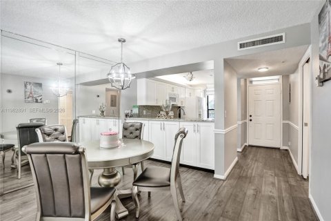 Copropriété à vendre à Margate, Floride: 2 chambres, 91.97 m2 № 2080972 - photo 10