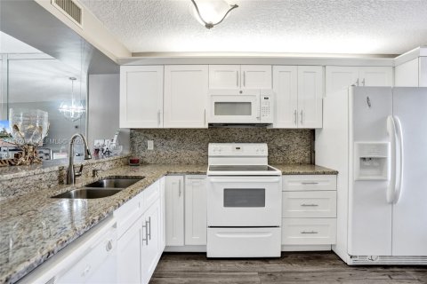 Copropriété à vendre à Margate, Floride: 2 chambres, 91.97 m2 № 2080972 - photo 23