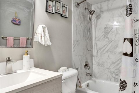 Copropriété à vendre à Margate, Floride: 2 chambres, 91.97 m2 № 2080972 - photo 5