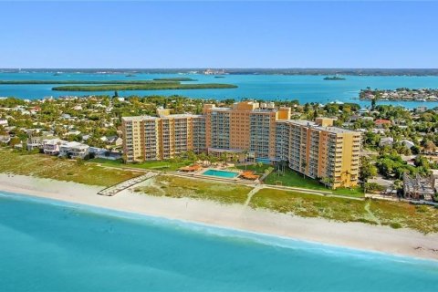 Condominio en venta en Clearwater, Florida, 1 dormitorio, 71.72 m2 № 2209845 - foto 2