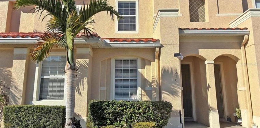 Townhouse in Kissimmee, Florida 3 bedrooms, 110.27 sq.m. № 2122993
