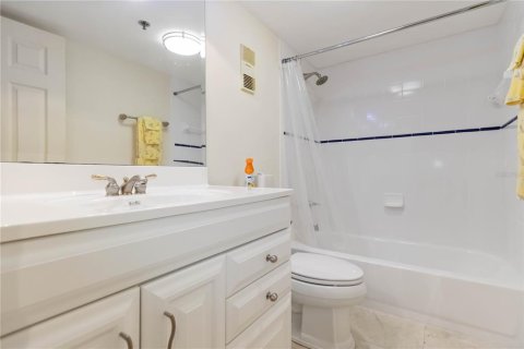 Купить кондоминиум в Сарасота, Флорида 7 комнат, 215.07м2, № 1900667 - фото 28