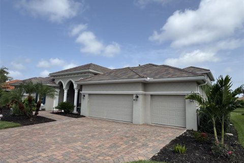 Villa ou maison à vendre à Bradenton, Floride: 4 chambres, 317.45 m2 № 1771086 - photo 1