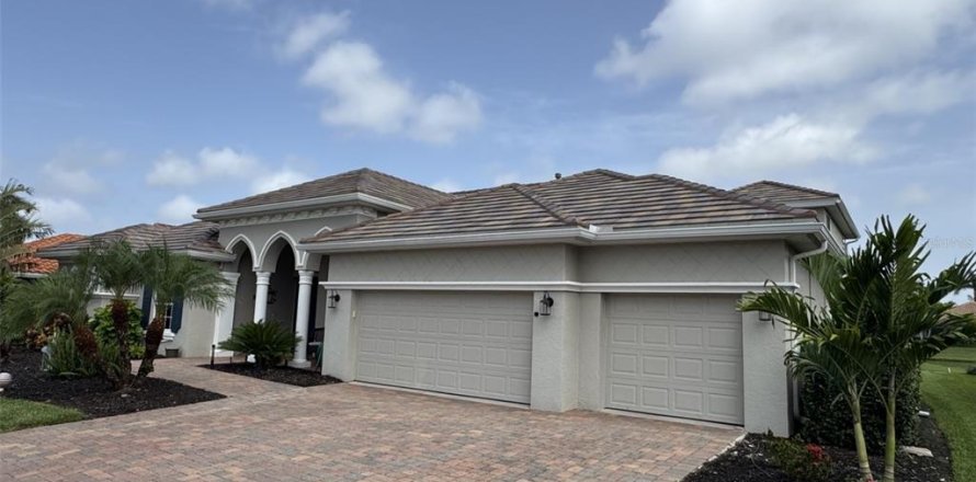 Villa ou maison à Bradenton, Floride 4 chambres, 317.45 m2 № 1771086